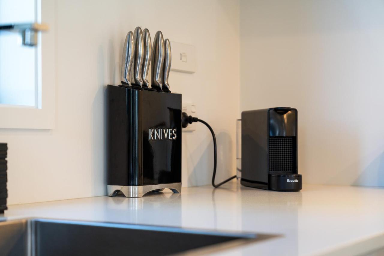 King Bed On Hagley Park Corner In The Cbd Apartment Christchurch Ngoại thất bức ảnh