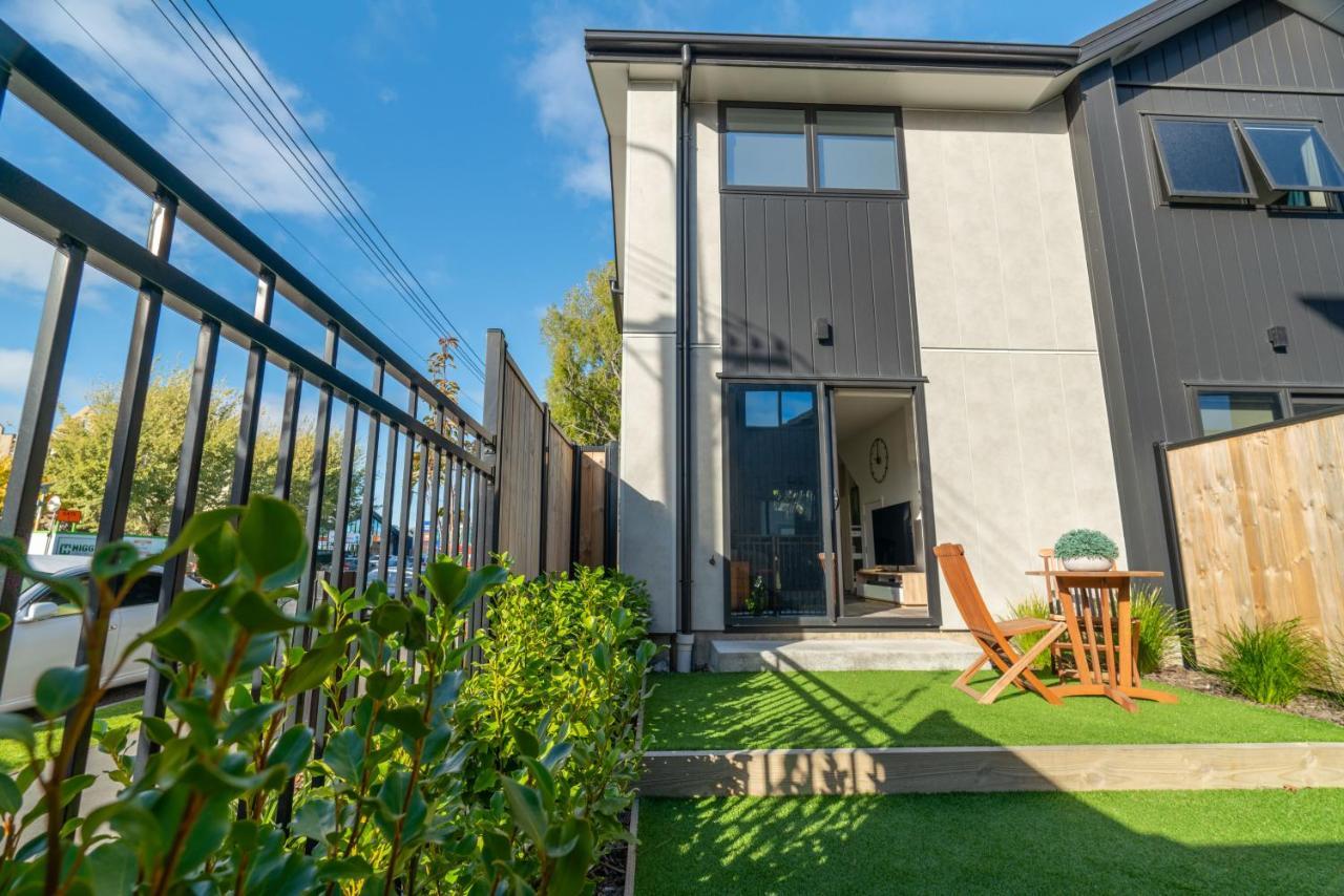 King Bed On Hagley Park Corner In The Cbd Apartment Christchurch Ngoại thất bức ảnh