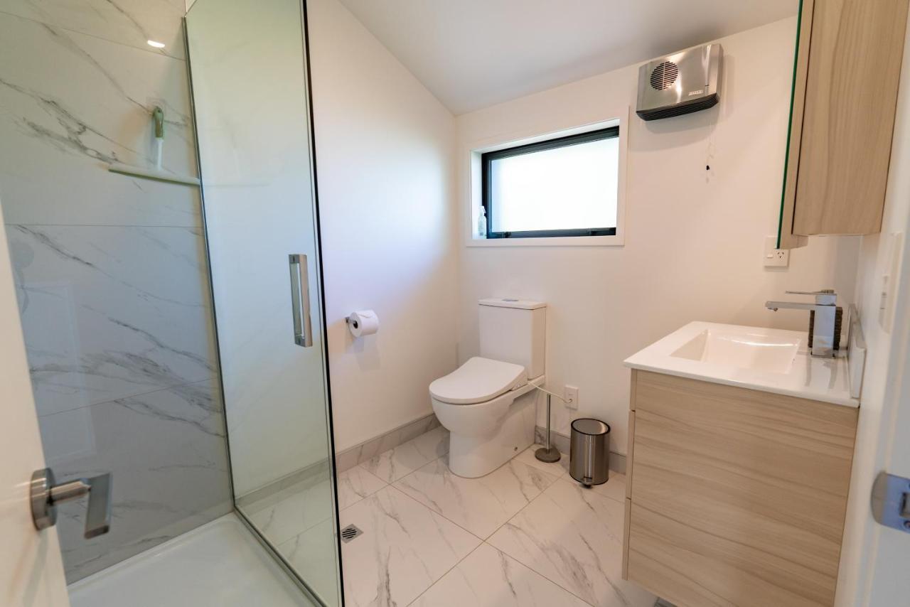 King Bed On Hagley Park Corner In The Cbd Apartment Christchurch Ngoại thất bức ảnh