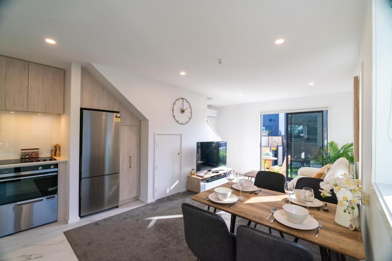 King Bed On Hagley Park Corner In The Cbd Apartment Christchurch Ngoại thất bức ảnh
