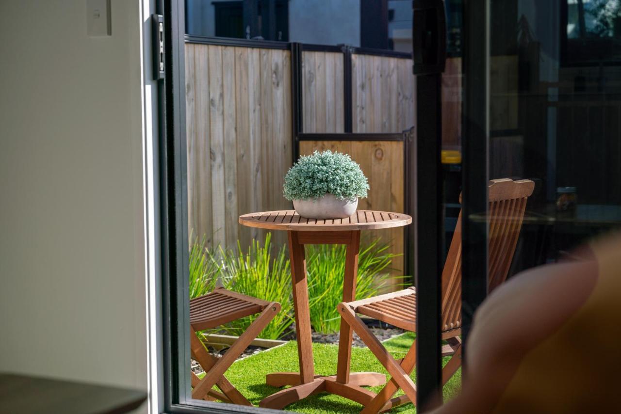 King Bed On Hagley Park Corner In The Cbd Apartment Christchurch Ngoại thất bức ảnh